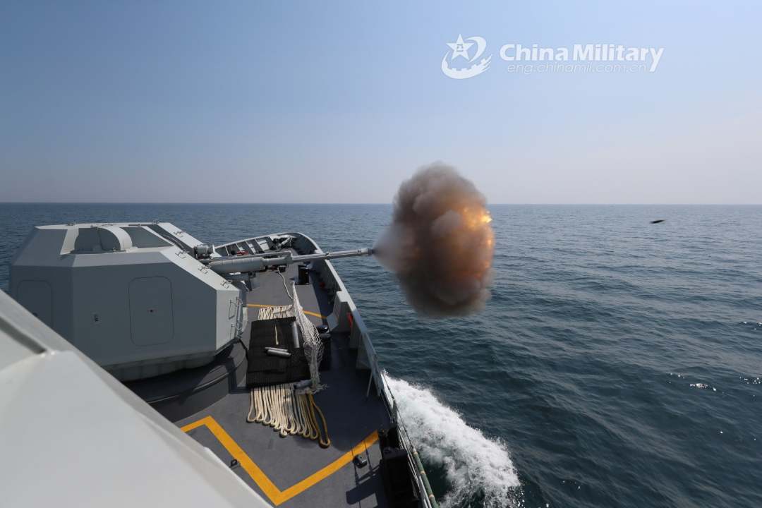 实弹射击北海舰队进行海上演习