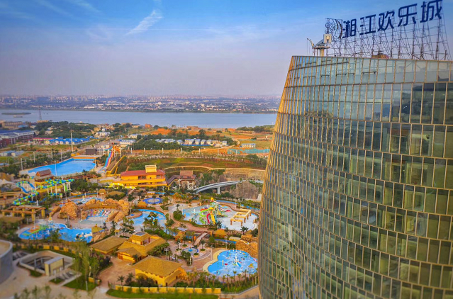 国企频道 在湘央企 正文据中建五局湘江欢乐城朗豪度假酒店项目负责
