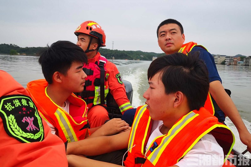 湖南消防为江西中考学生当“摆渡人”,助其顺利参加考试(最新发布)