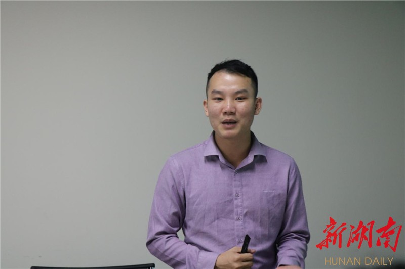公司产品总监,上海分公司总经理陈祥国介绍公司情况