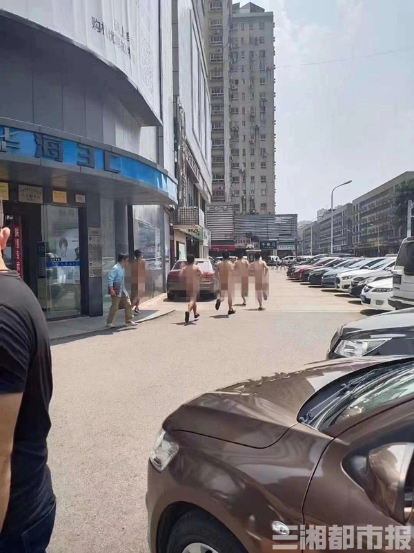 疑因业绩不佳,长沙华海3c广场5人"裸奔",公安已介入调查