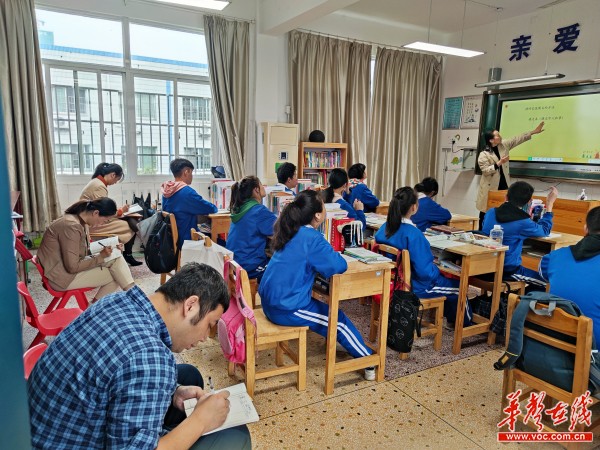 李春庭 记者   李典蔓)昨日,湖南省长沙市特殊教育学校(以下简称"长沙