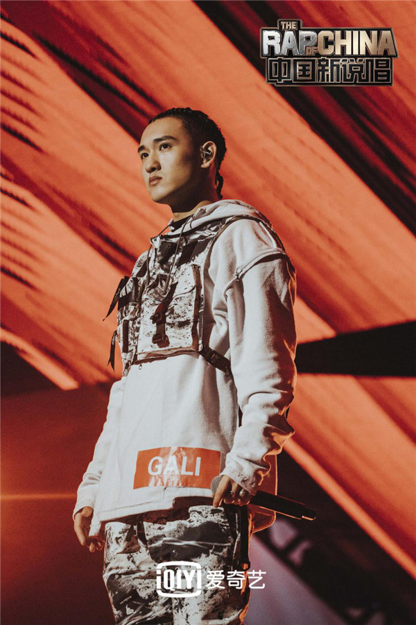 《中国新说唱2020》历届全国三强同台 百名rapper"回家"助兄弟夺冠