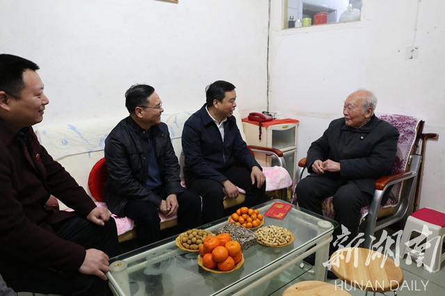 湘潭市委常委,组织部部长吴志雄看望慰问沧南教授