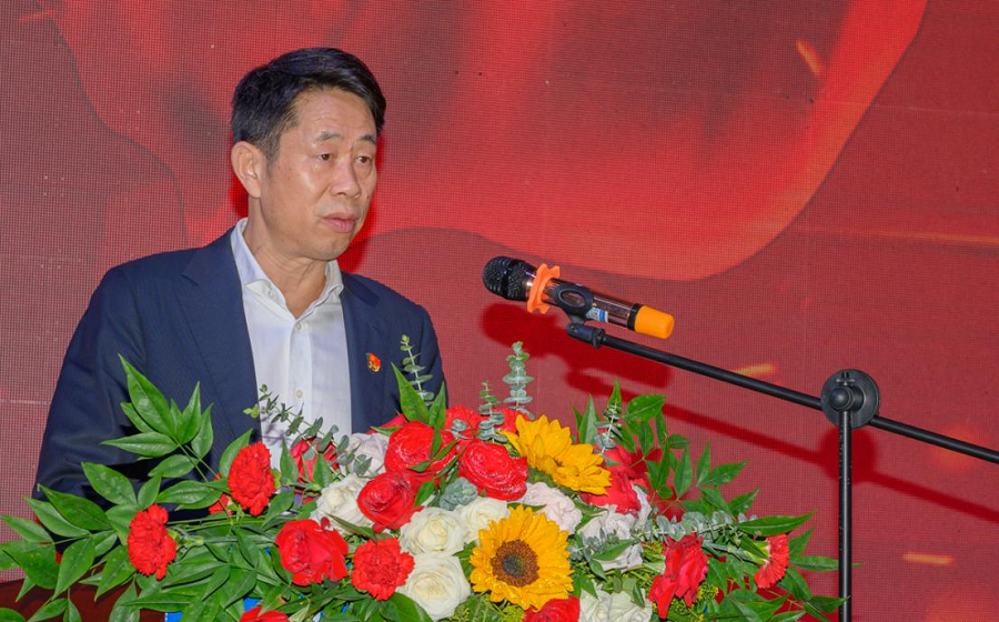 (刘传模宣读刘明权的书面致辞)