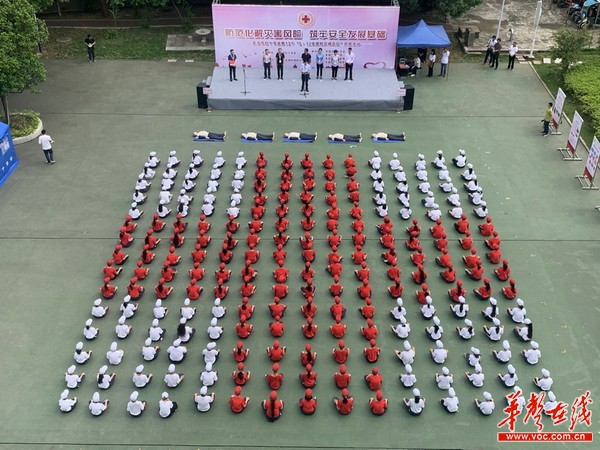 5月12日下午,长沙市芙蓉区素质教育基地突然响起急促的火灾警报声