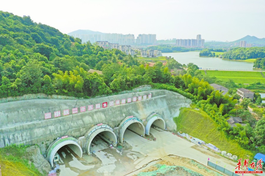 长沙银星路观音岩隧道全线贯通