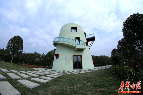 大山深处的浏阳市小河乡星河天文台宣告竣工启用,这也是湖南第一个