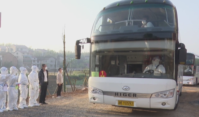 再出发回顾g2190次列车旅客在湖南娄底隔离的暖心瞬间