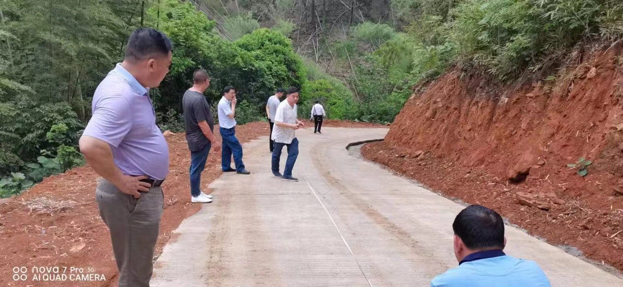 资兴大石坳:修通山区致富路