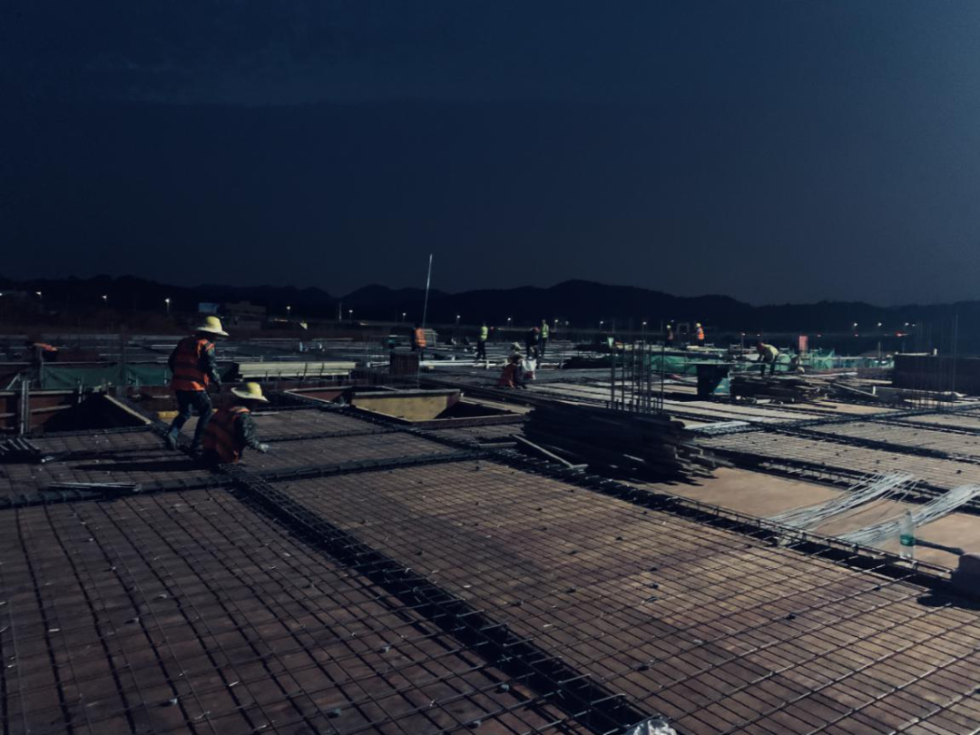 百万职工重点建设项目劳动竞赛"我们把疫情耽误的时间抢回来!