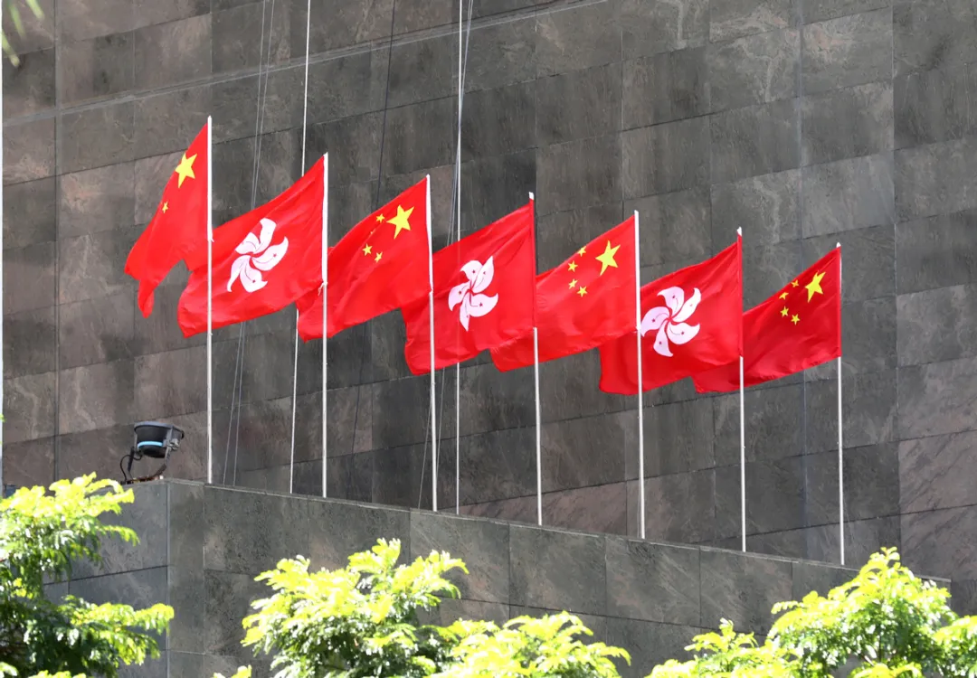 与英媒"正面刚"!中国驻英大使:香港已不是英国殖民统治下的香港