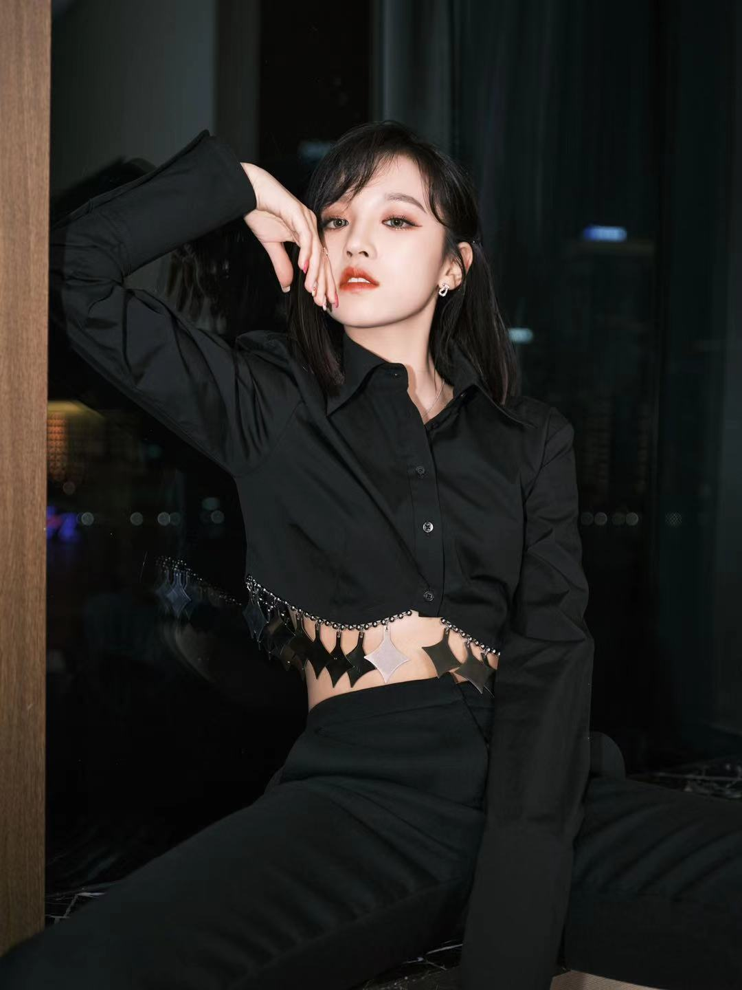 甜酷烟嗓!宋雨琦首张个人专辑《a page》全网上线 展不俗唱作实力
