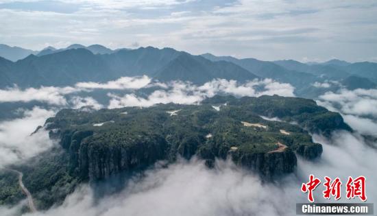 浙江仙居云雾飘渺似仙境