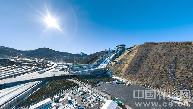 "飞临"探秘冬奥场馆:林海雪原里的"雪如意"【全景