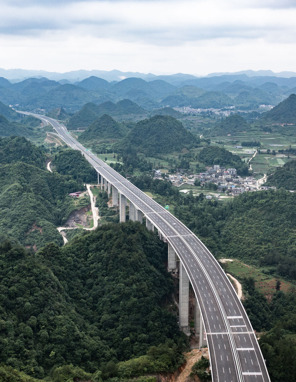 贵阳市到黄平县的行车时间全线建成通车贵(阳)黄(平)高速公路5月31日