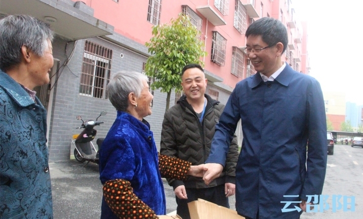 刘事青到隆回县督战农村危房改造和易地扶贫搬迁工作