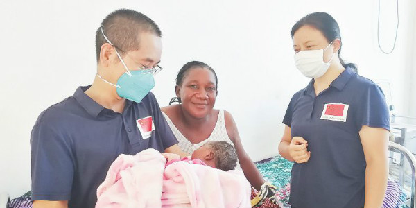 疫情下湖南援非医生帮助非洲乙肝妇女顺利诞下健康女婴