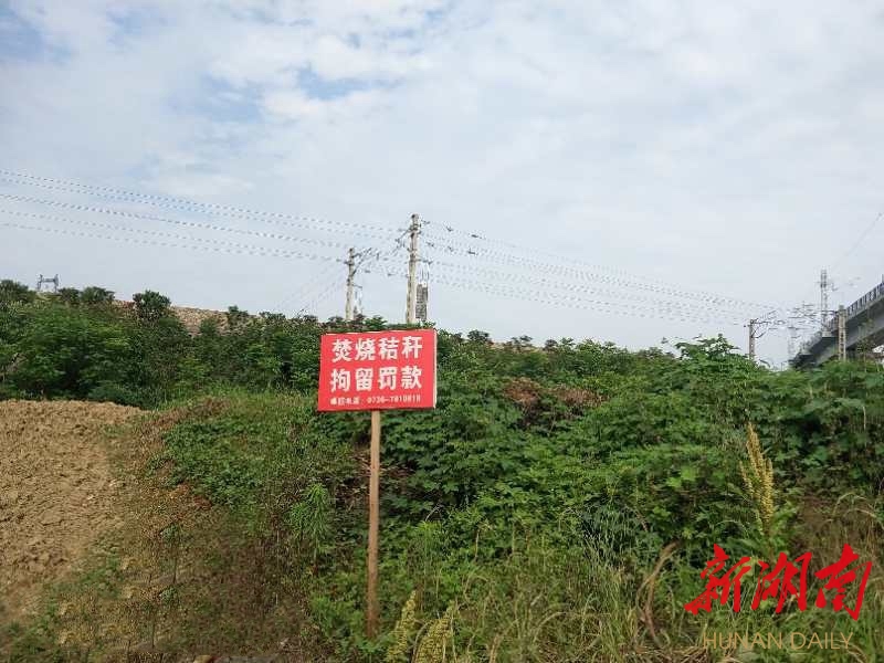 南坪街道：疏堵结合 有效遏制秸秆焚烧