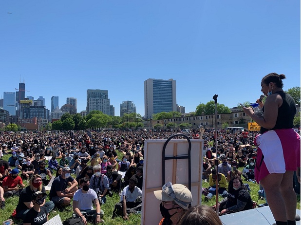 美国多城抗议继续发酵 大批民众步行走上金门大桥