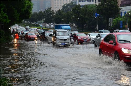 湖南暴雨应急响应升级 气象山洪地质灾害同时拉响警报