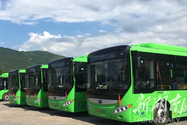 双牌县首批新能源纯电动公交车正式投入运营