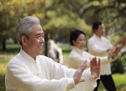 堅(jiān)持叩齒咽津 助父親八十不老