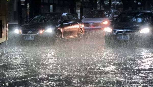 入汛以来最强降雨袭湘 西部中部将现大范围暴雨大暴雨