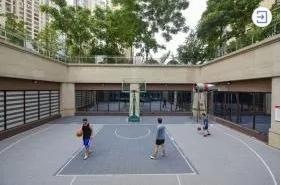 长沙有个业主众筹的“深坑篮球场”