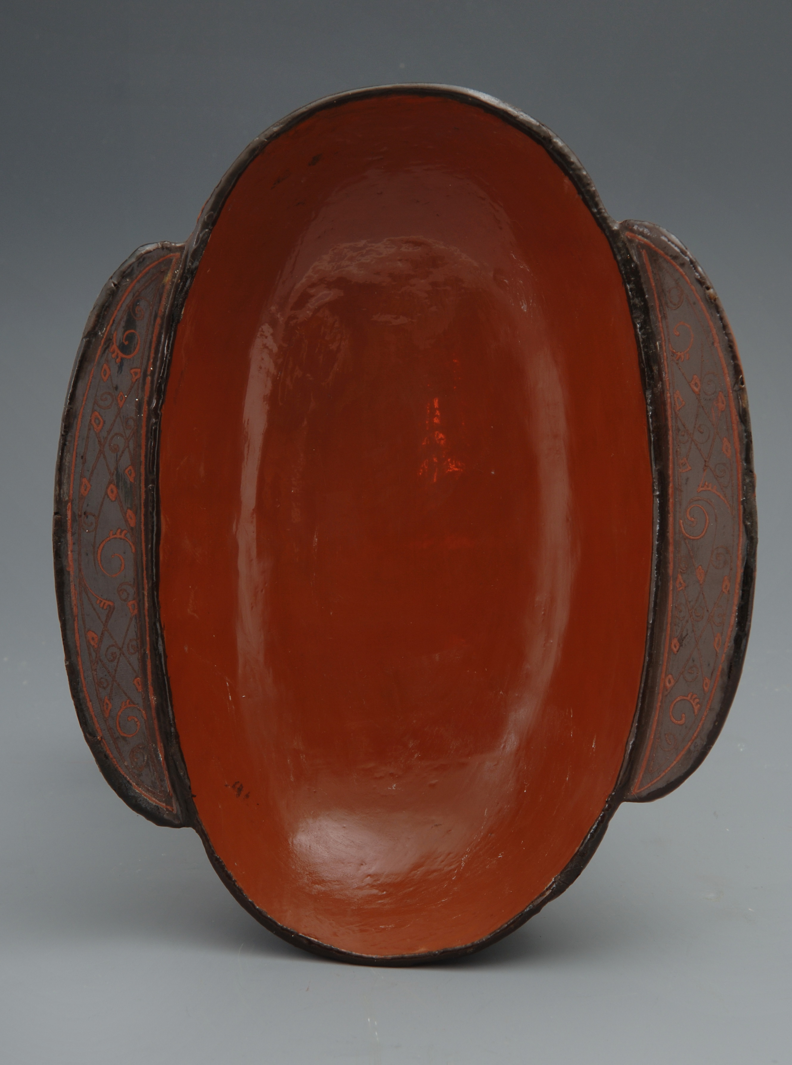 西汉 "渔阳"凤纹漆耳杯