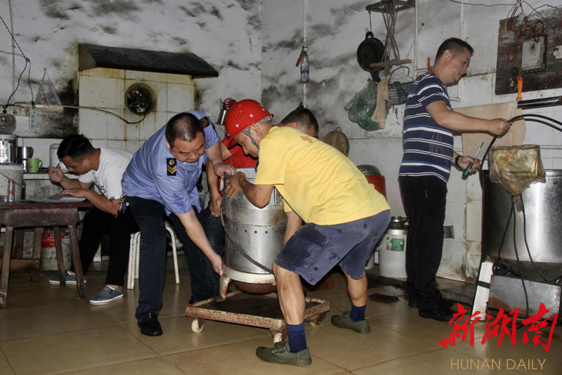 武陵区取缔一家豆制品“黑作坊”