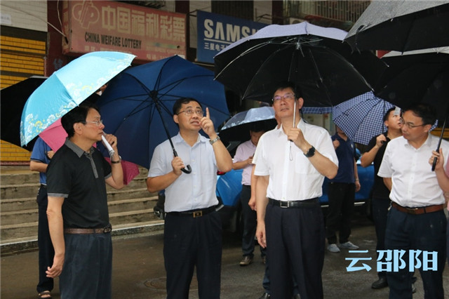 刘事青督导棚改欠账整改暨迎国卫复审工作：狠抓问题整改 不断增强群众幸福感