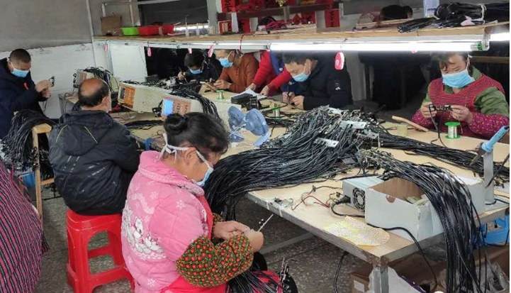 大甸镇：“123”模式助力扶贫车间全覆盖