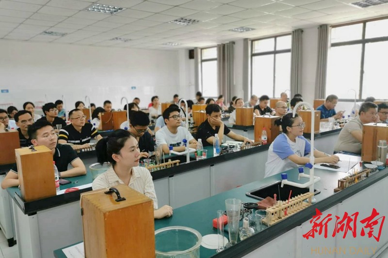 武陵区持续开展实验技能培训，为小学科学教学筑基