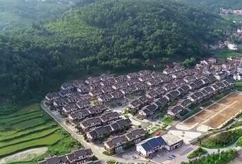 搬进风景中 住在幸福里 “飞阅”湖南新邵县白水洞村易地扶贫搬迁集中安置点