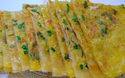 8月15日“秋老虎”中迎末伏，烙饼摊鸡蛋“吃起来”