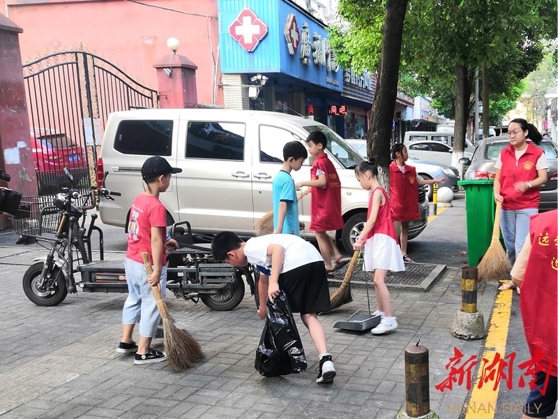 武陵区穿紫河街道：社区小主人 文明我先行