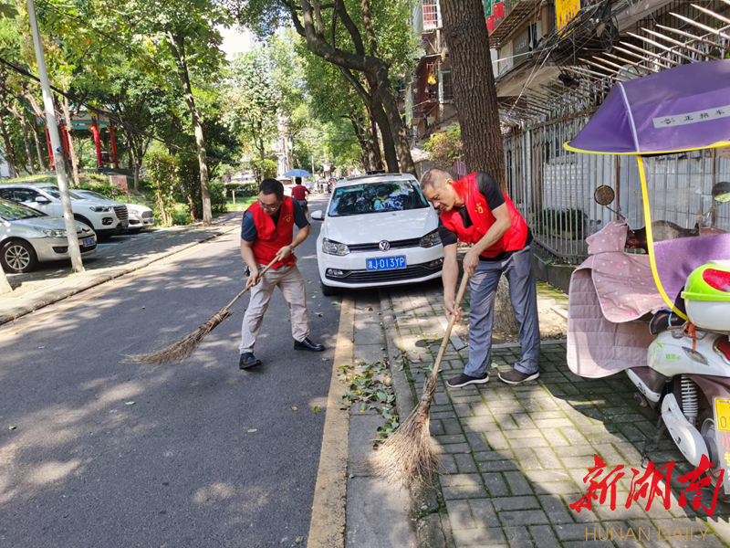 武陵区穿紫河街道：在职党员齐动员 志愿服务践初心