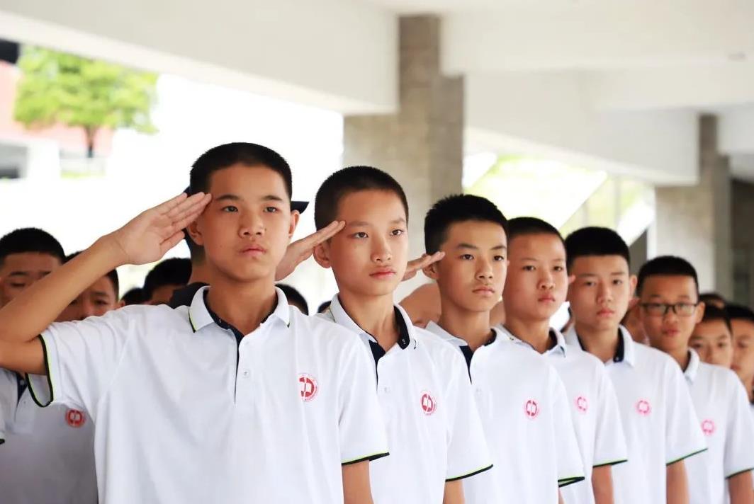 长沙市一中双语实验学校:把军训写成诗67