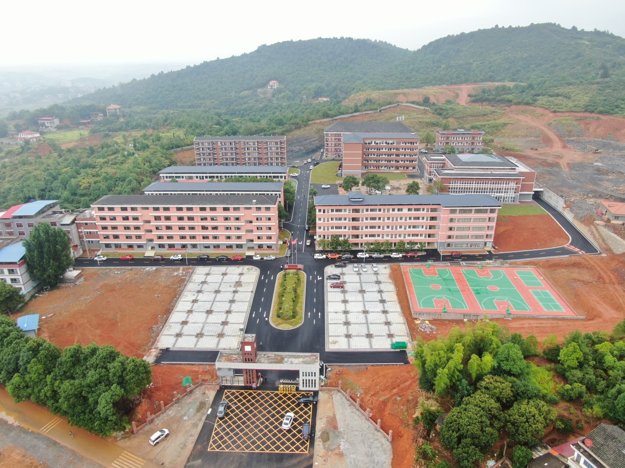 县区| 旧貌换新颜 祁阳一所乡村中学的华丽蝶变