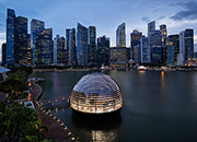 苹果首家“水上门店”开幕：漂浮在新加坡滨海湾的水晶球