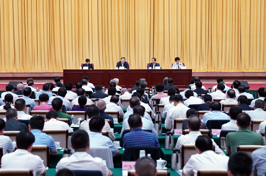 杜家毫：坚定不移沿着习近平总书记指引的方向前进 推动湖南各方面工作朝着更高目标全面提升
