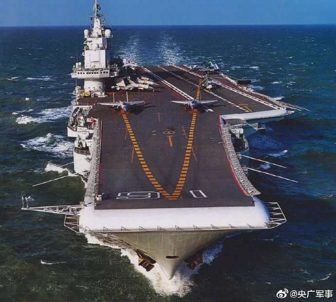 辽宁舰,生日快乐!
