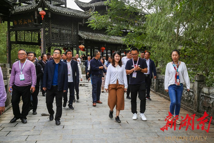考察惹巴拉景区土家凉亭桥 考察惹巴拉景区土家凉亭桥