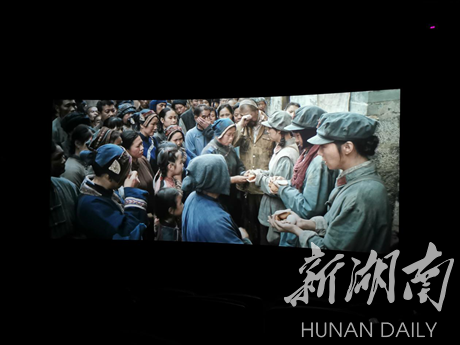 祁阳司法局集体观看《半条棉被》强化初心使命