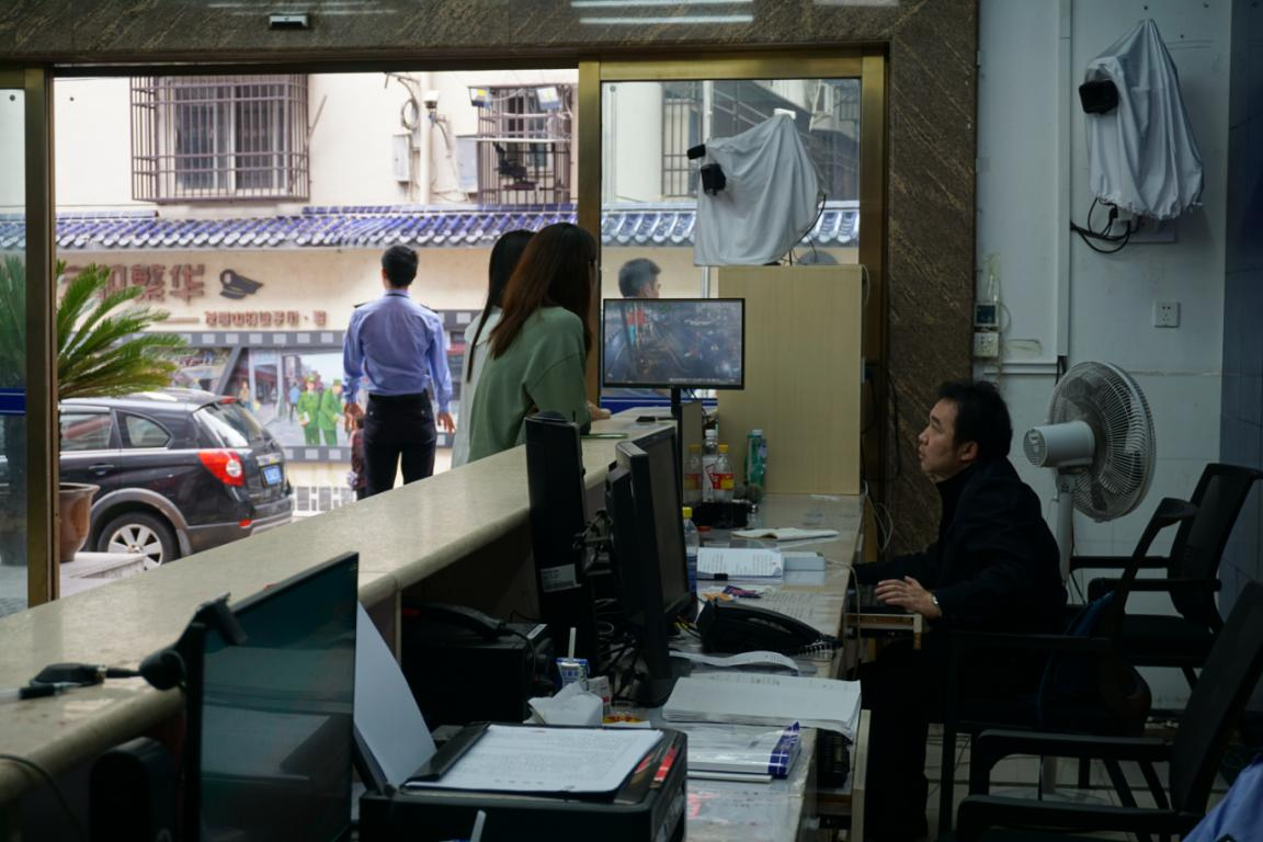 民警们没有午休时间，中午大多都在外出警。