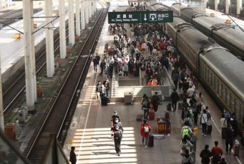 全国铁路10月11日起实施新的列车运行图