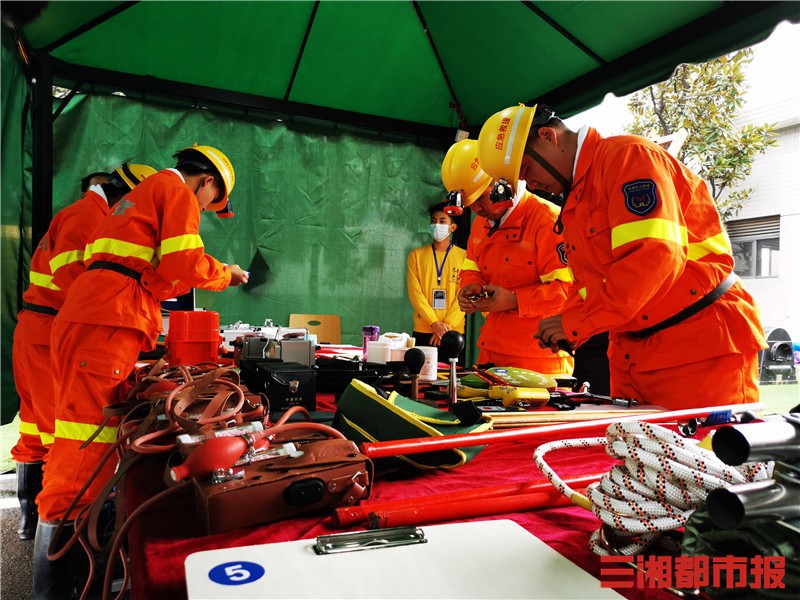 “矿工”深入“井下”再现作业场景，全国煤炭职业院校技能大赛湖南首次开赛