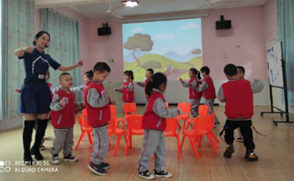 祁阳龙山街道中心幼儿园举行教师公开课比武活动