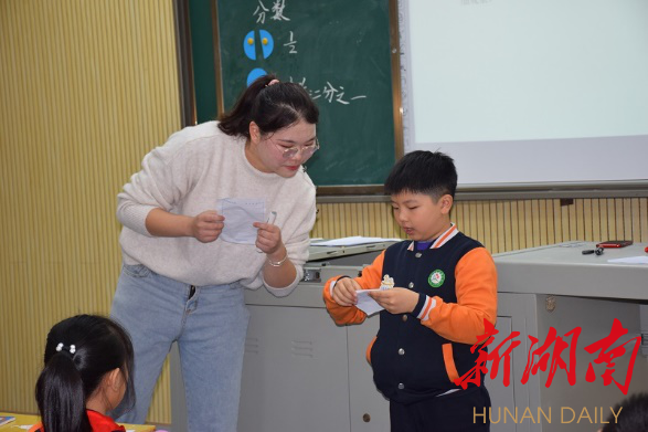 汉寿县小学数学第二工作坊第二次线下集中培训活动举行